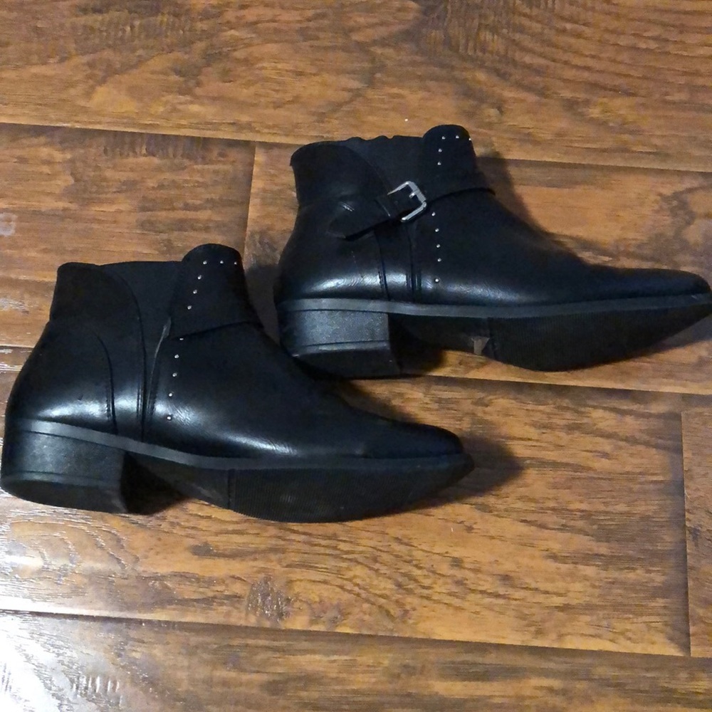F21 cute black ankle boots